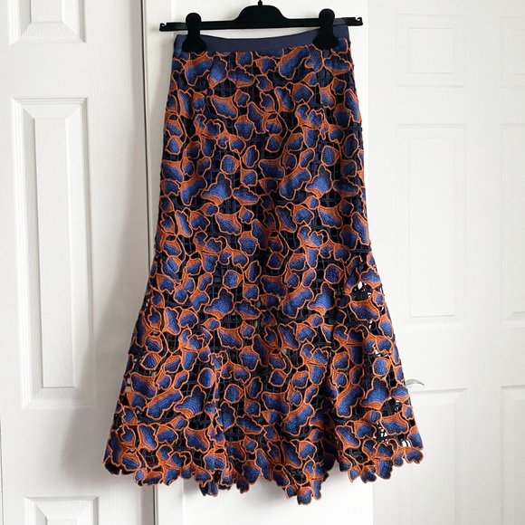 Saloni Embroidered Floral Lace Skirt, size 2. Fits like a size 0 - Picture 5 of 12